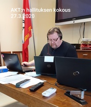 Teamskokous coronavirusepidemian aikana.
